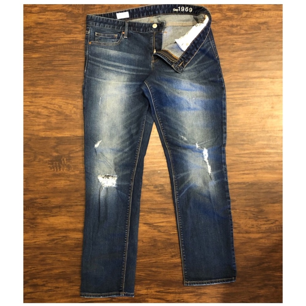 GAP - Distressed Real Straight Jeans